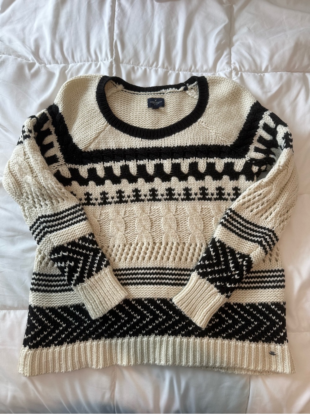 American Eagle Outfitters Cream and Black Cable Knit Crewneck Sweater